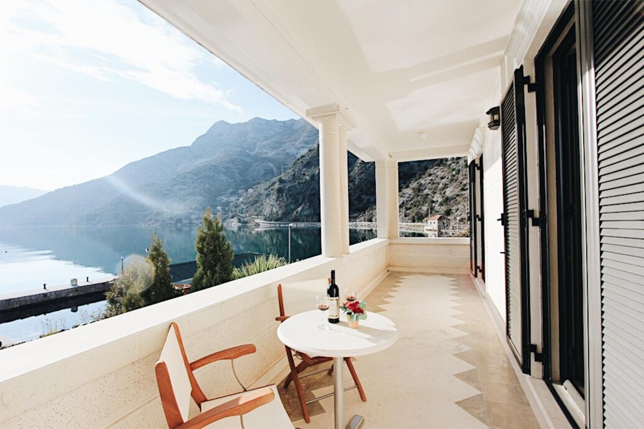 Villa Teuta Risan Luaran gambar